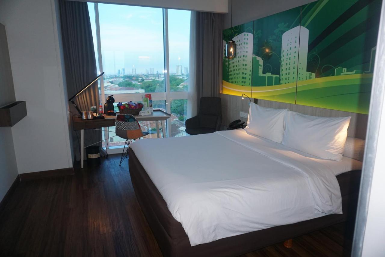 The Southern Hotel Surabaya Formerly Ibis Styles Surabaya Jemursari Esterno foto
