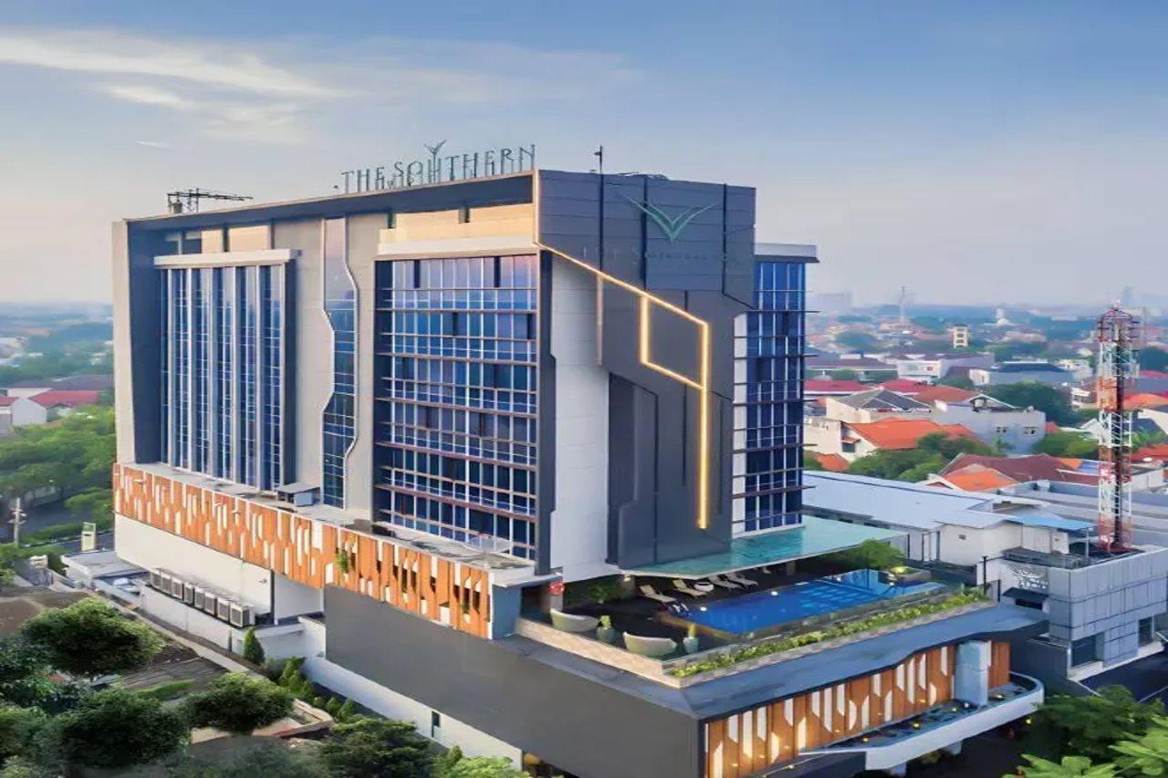 The Southern Hotel Surabaya Formerly Ibis Styles Surabaya Jemursari Esterno foto