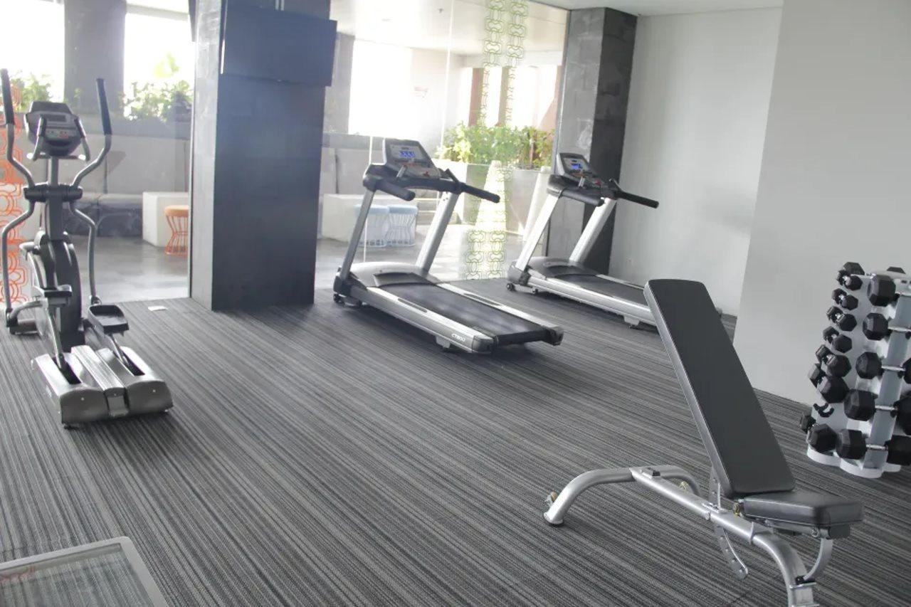 The Southern Hotel Surabaya Formerly Ibis Styles Surabaya Jemursari Esterno foto
