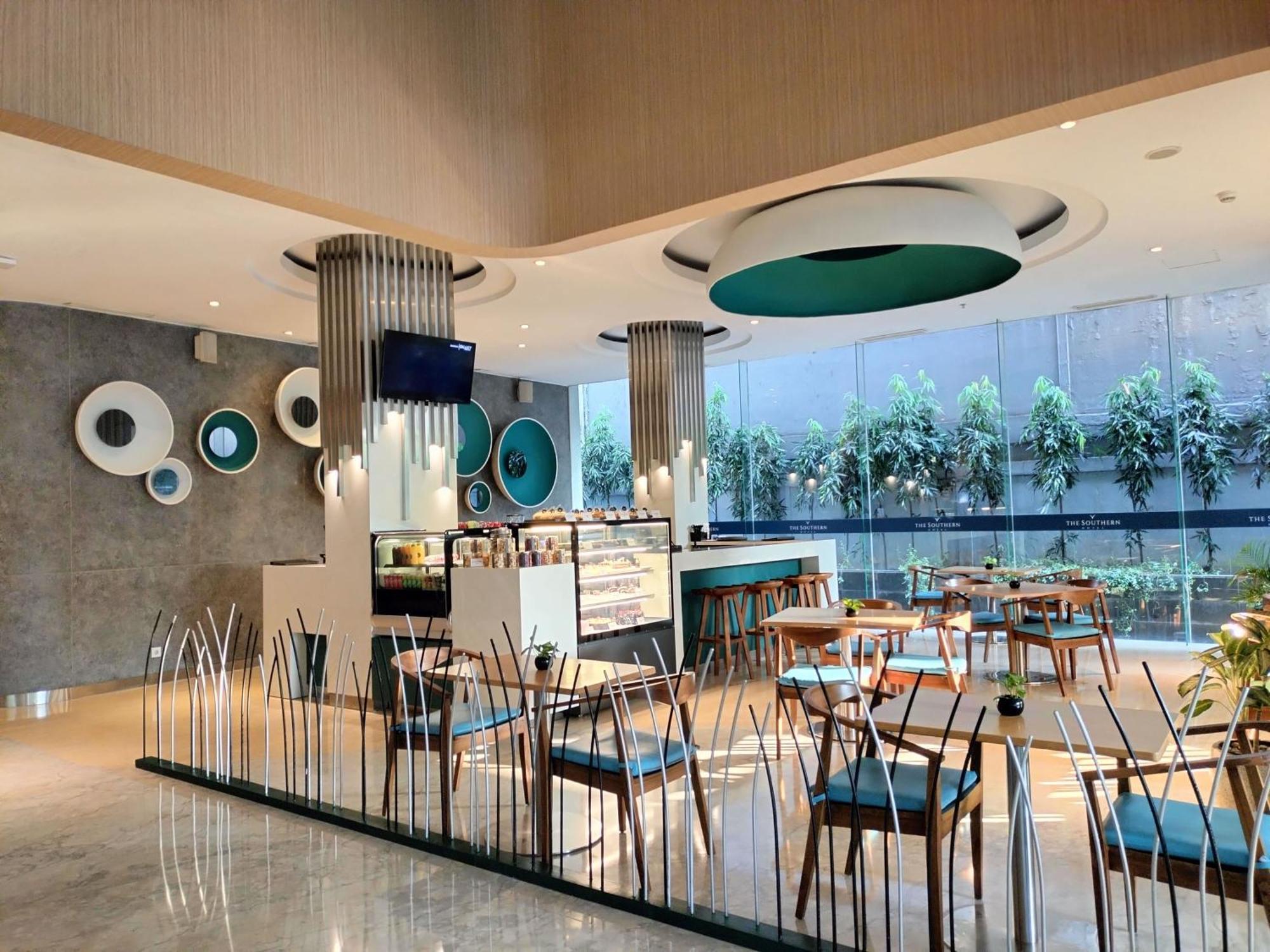 The Southern Hotel Surabaya Formerly Ibis Styles Surabaya Jemursari Esterno foto