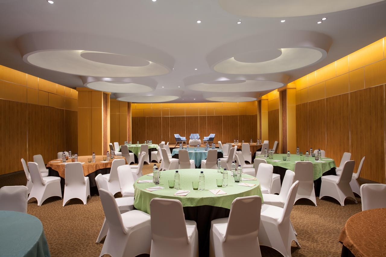 The Southern Hotel Surabaya Formerly Ibis Styles Surabaya Jemursari Esterno foto