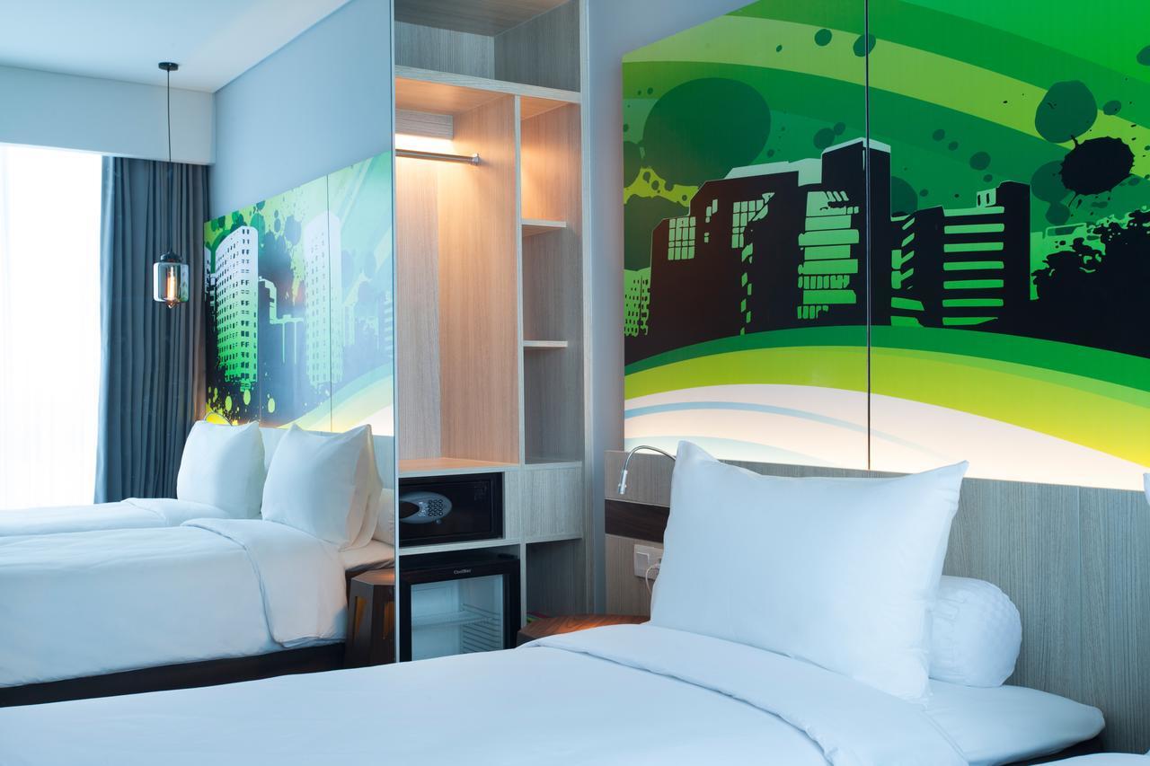 The Southern Hotel Surabaya Formerly Ibis Styles Surabaya Jemursari Esterno foto