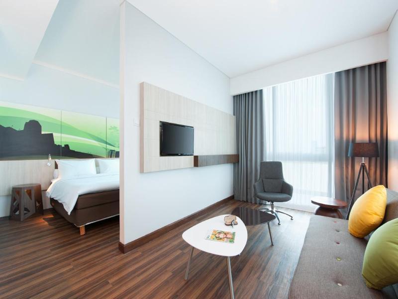 The Southern Hotel Surabaya Formerly Ibis Styles Surabaya Jemursari Esterno foto